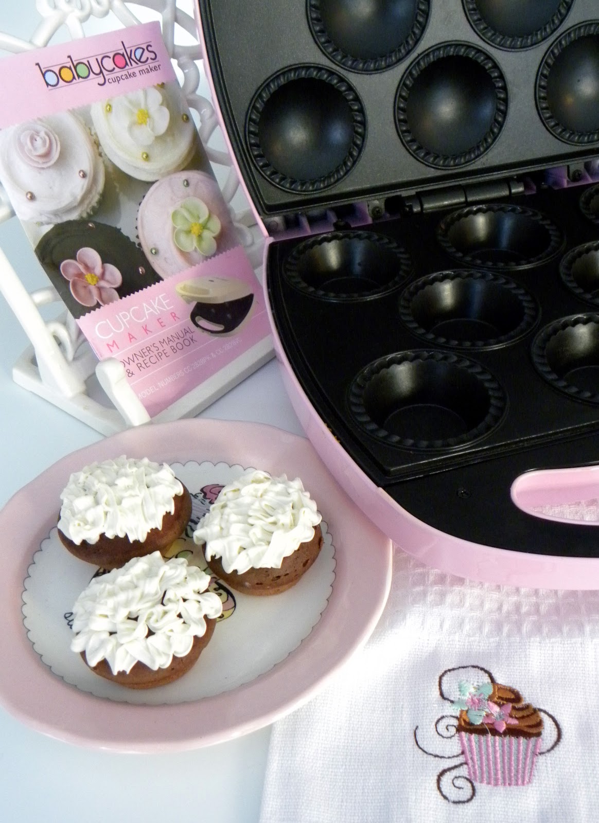 Moments of Delight...Anne Reeves Cupcake Maker