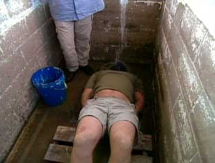 https://4.bp.blogspot.com/_xHQgaqFbFvE/Ry9Sh0cbfzI/AAAAAAAABYk/SXLEfCAKnoE/s400/waterboarding_nr.jpg