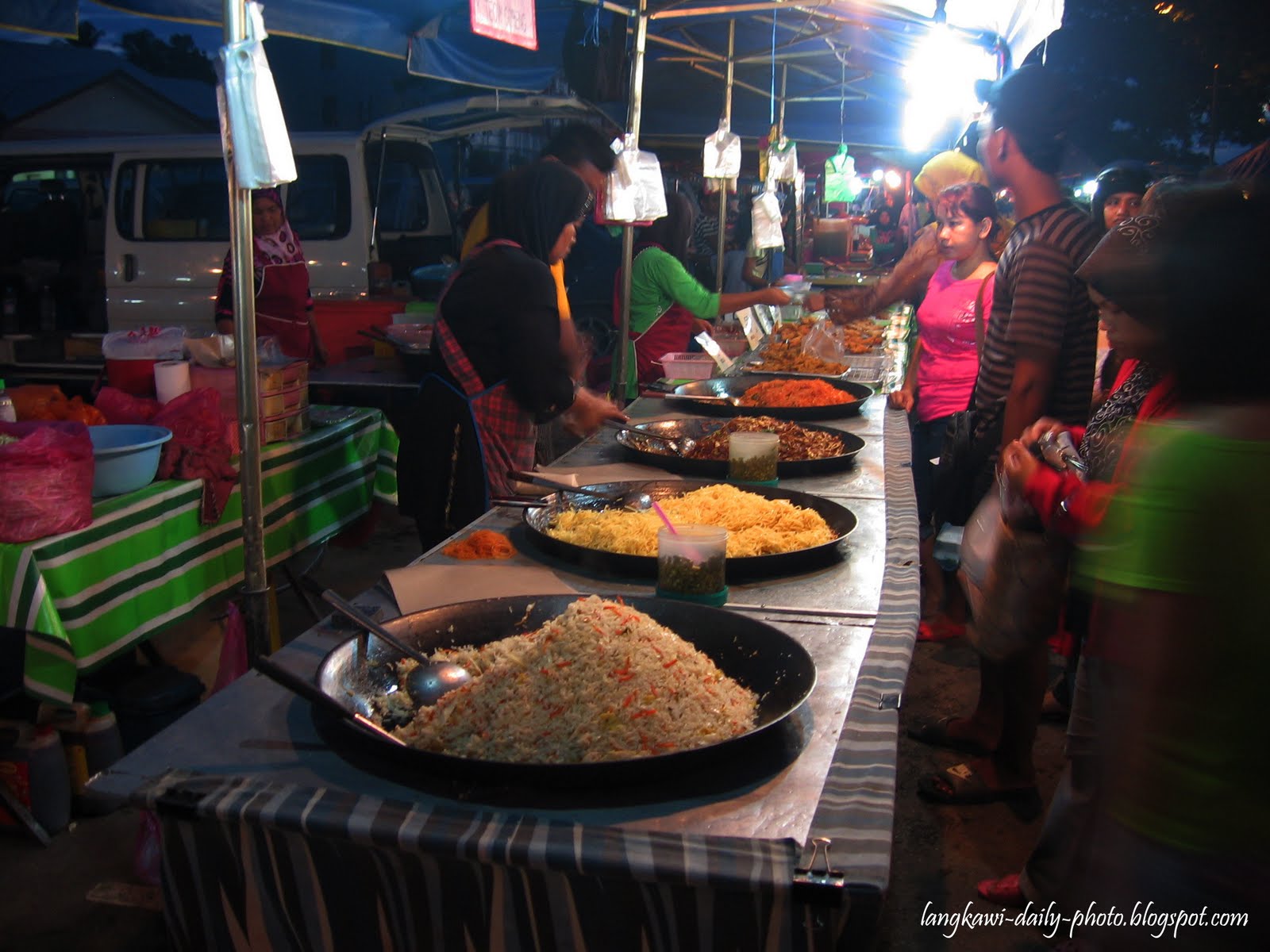 Langkawi Daily Photo: @ Pandak Mayah Street Nite Market : Goreng