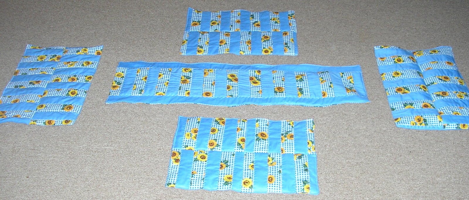 [Sunflower+Placemat+Table+Runner+Set+2.jpg]