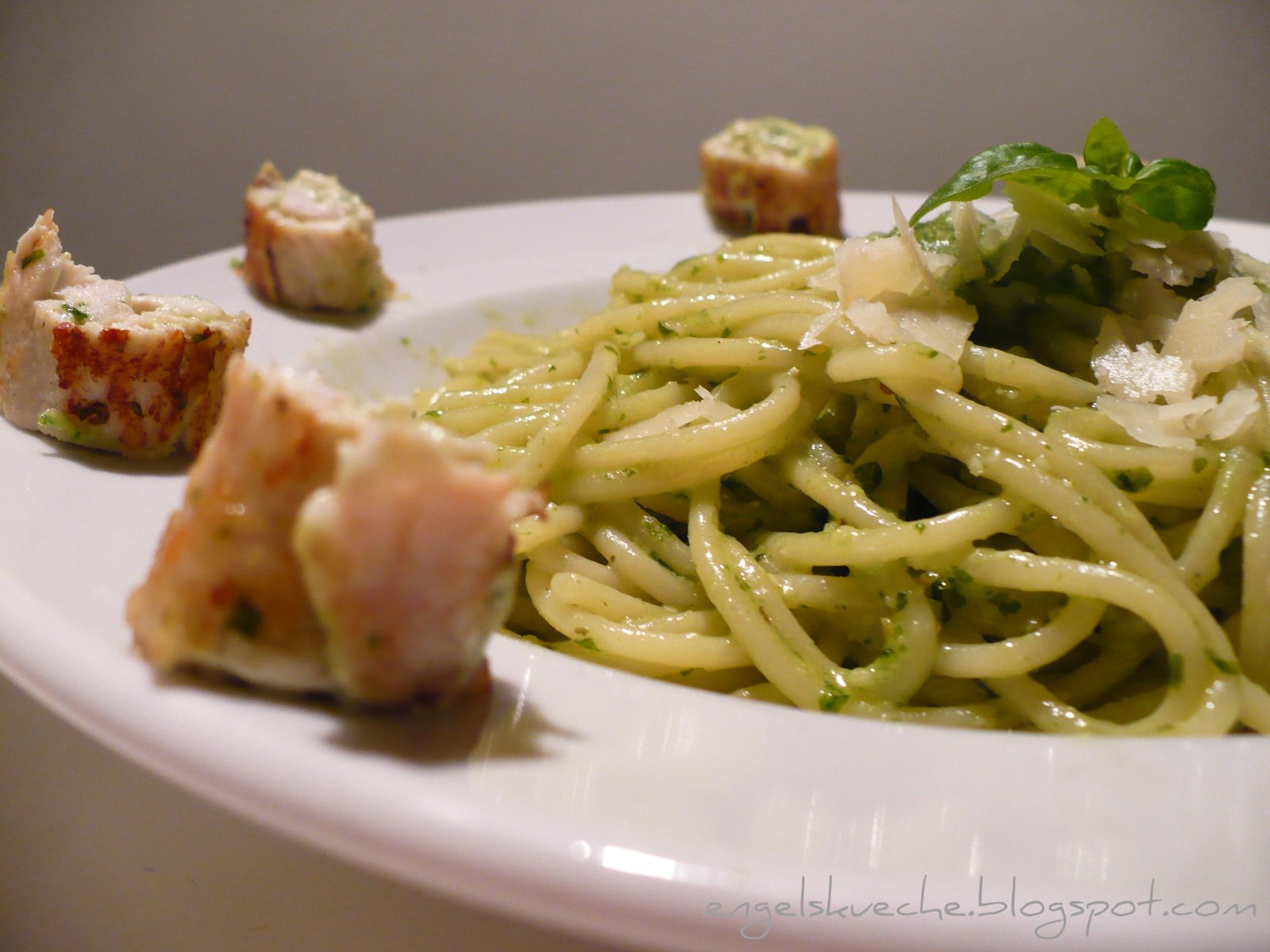 Essen aus Engelchens Küche: Spaghetti mit Pesto und Puten-Pesto ...