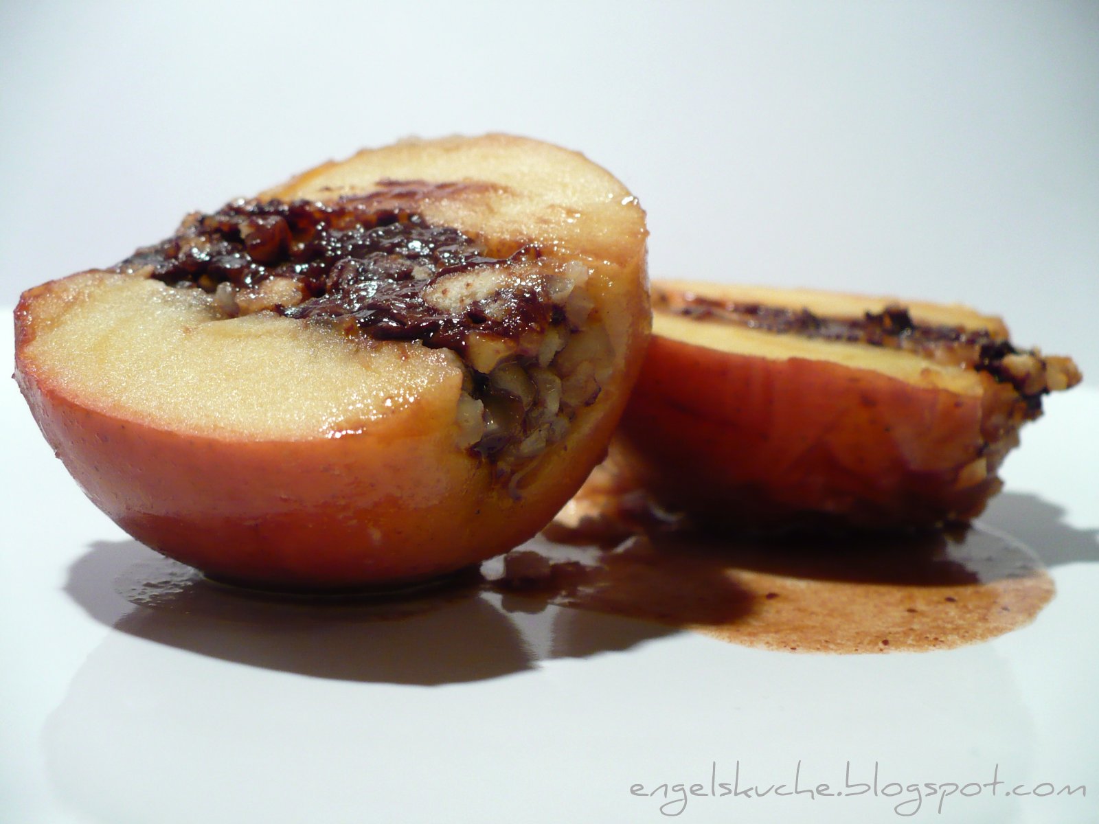 Essen aus Engelchens Küche: Bratäpfel mit Schoko-Marzipan-Mandel-Füllung