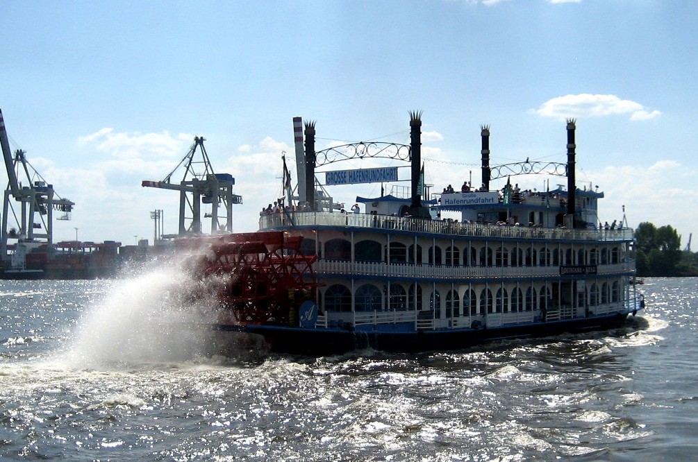 Port i statki - urodziny Hamburga
