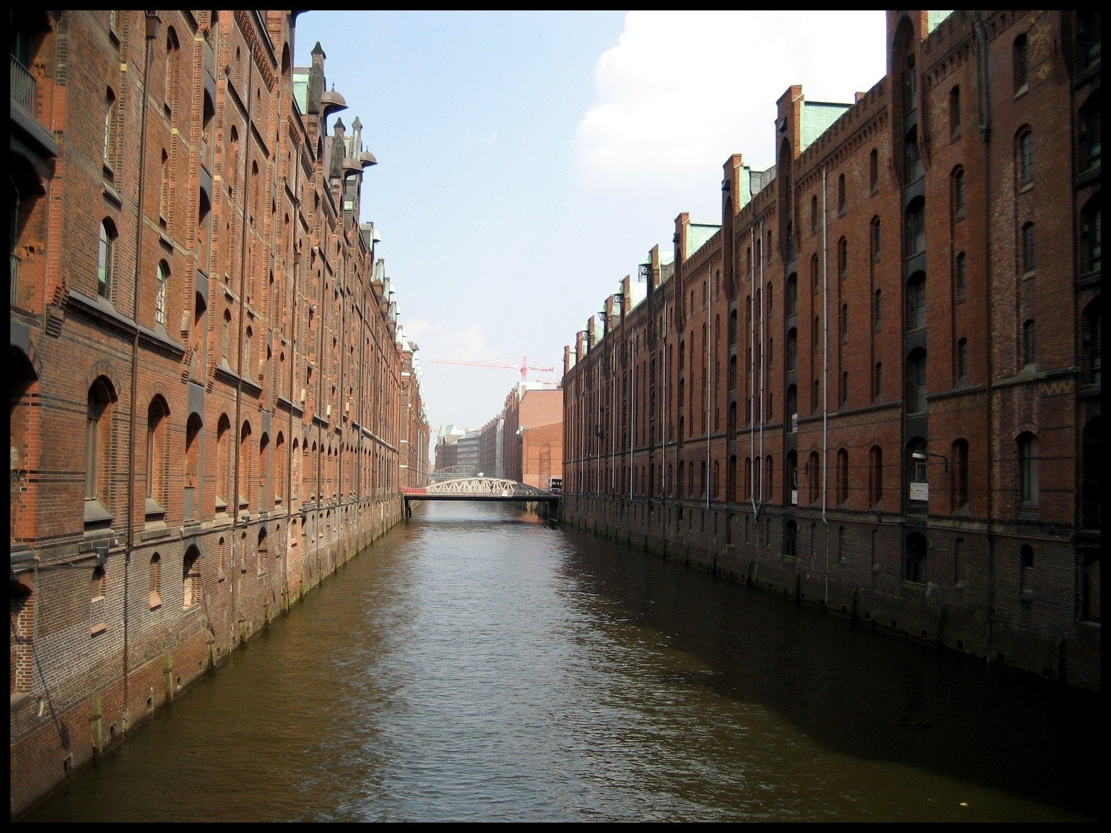Dzielnica spichlerzy (Speicherstadt_ w Hamburgu