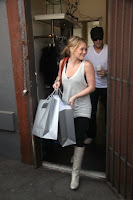 Hilary Duff shops in Los Angeles as boyfriend Mike trails behind - Photo courtesy of Hollywood Dirt