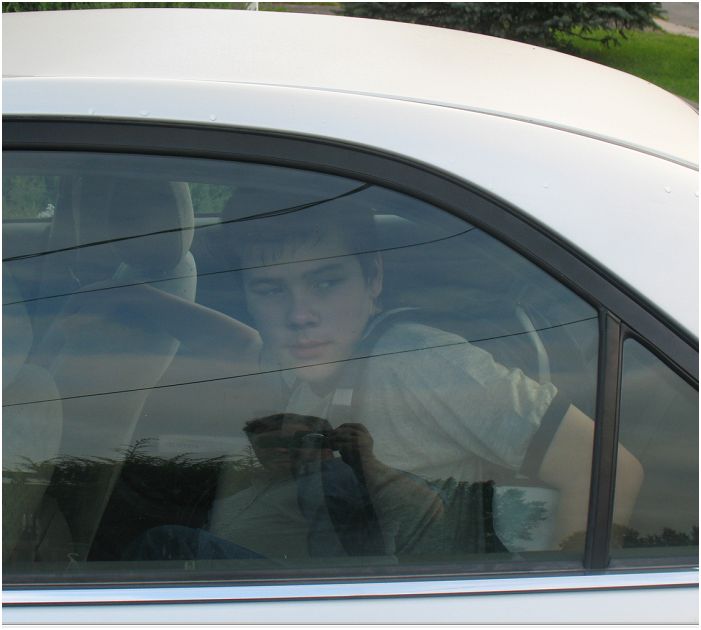 [conor+in+car+ready+for+school+day+1.JPG]