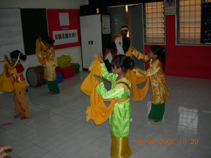 Kelas Tarian Cikgu Siti Murni
