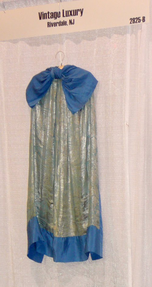 [ANTIQUE+SHOW+059+500.jpg]