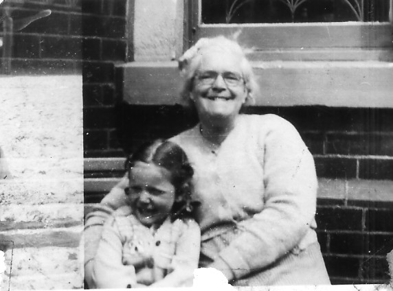 [Me+&+Nana+B+Torquay.jpg]