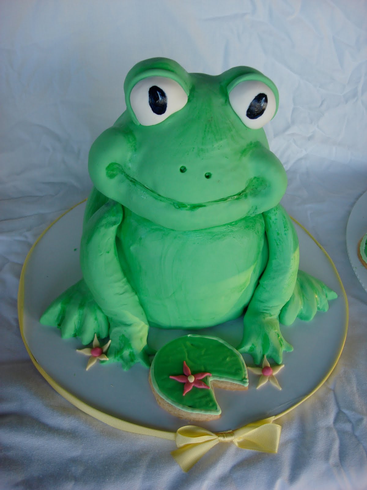 The lovely layers frog class cake