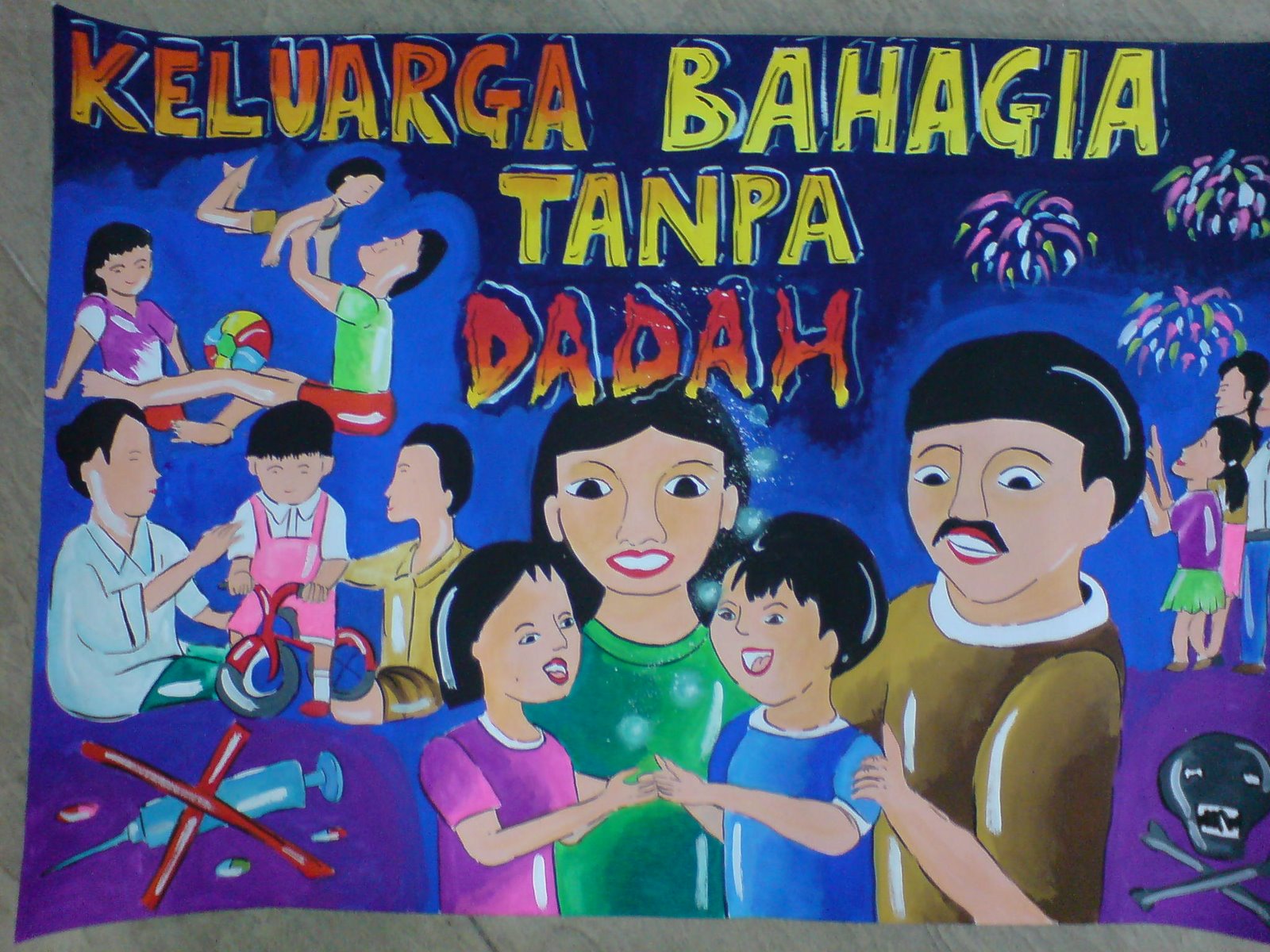 Poster keluarga bahagia