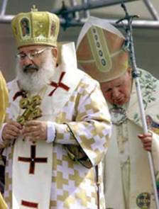 El Papa y el Cardenal de Ucrania Celebran la Divina Liturgia