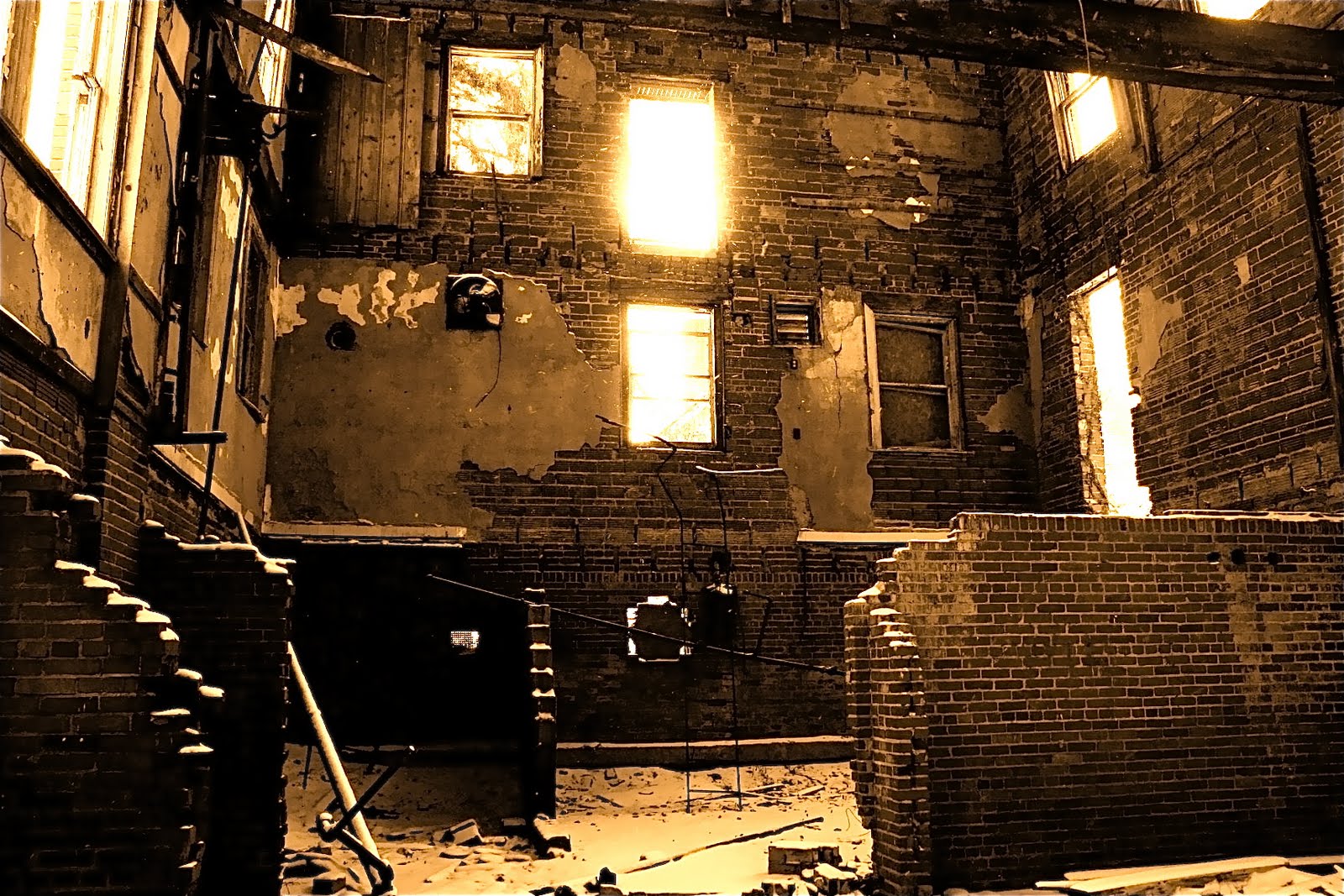 coloredellavita The King Coal Hotel