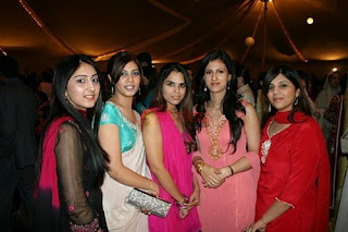 Cute Pakistani Girls At Wedding wear Shalwar Kameez
