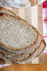 Chleb z mąki żytniej razowej na drożdżach