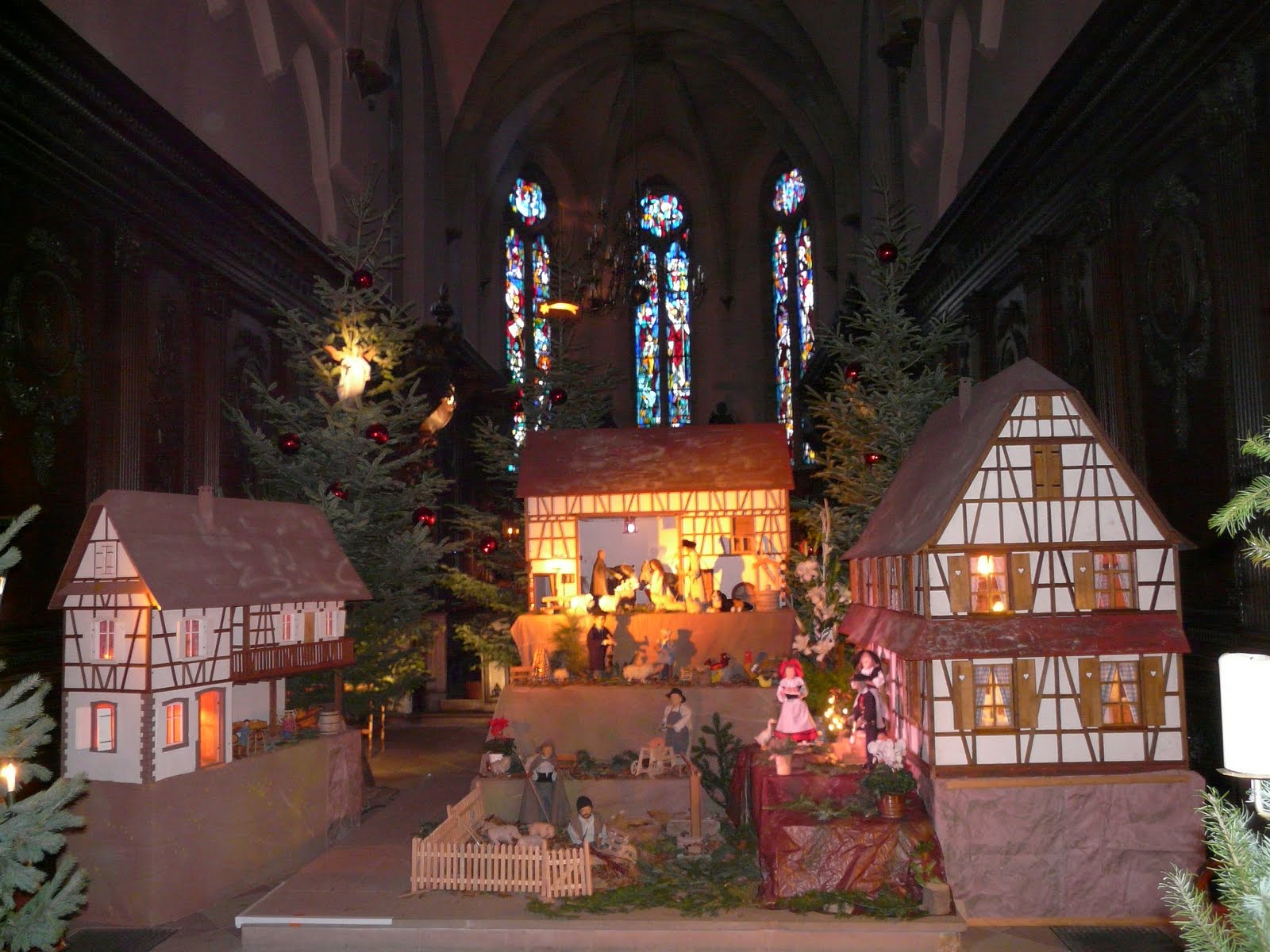 La Crèche de Noël Alsacienne 2024 : Un Symbole de Tradition et de Foi