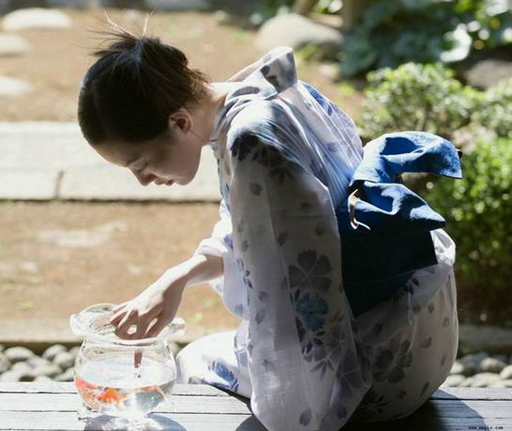 [kimono+girl+10.jpg]