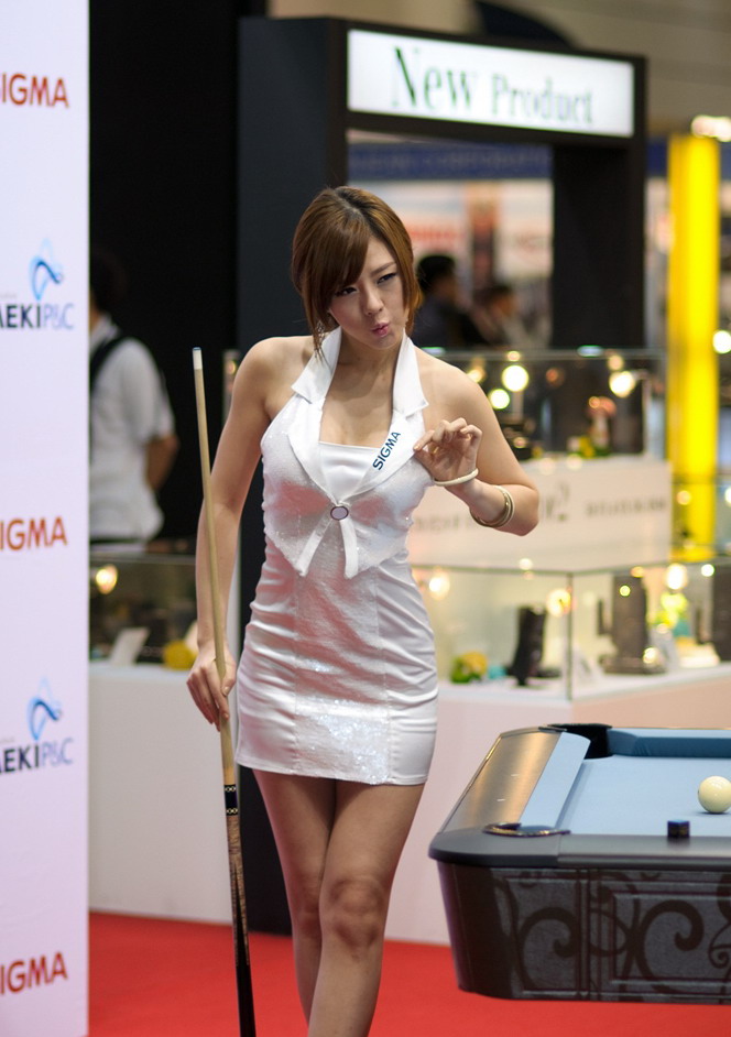 [Hwang+Mi+Hee++Playing+pool12.jpg]