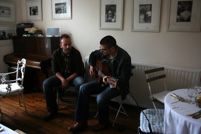 Tinderflint tuning up... living room concerts