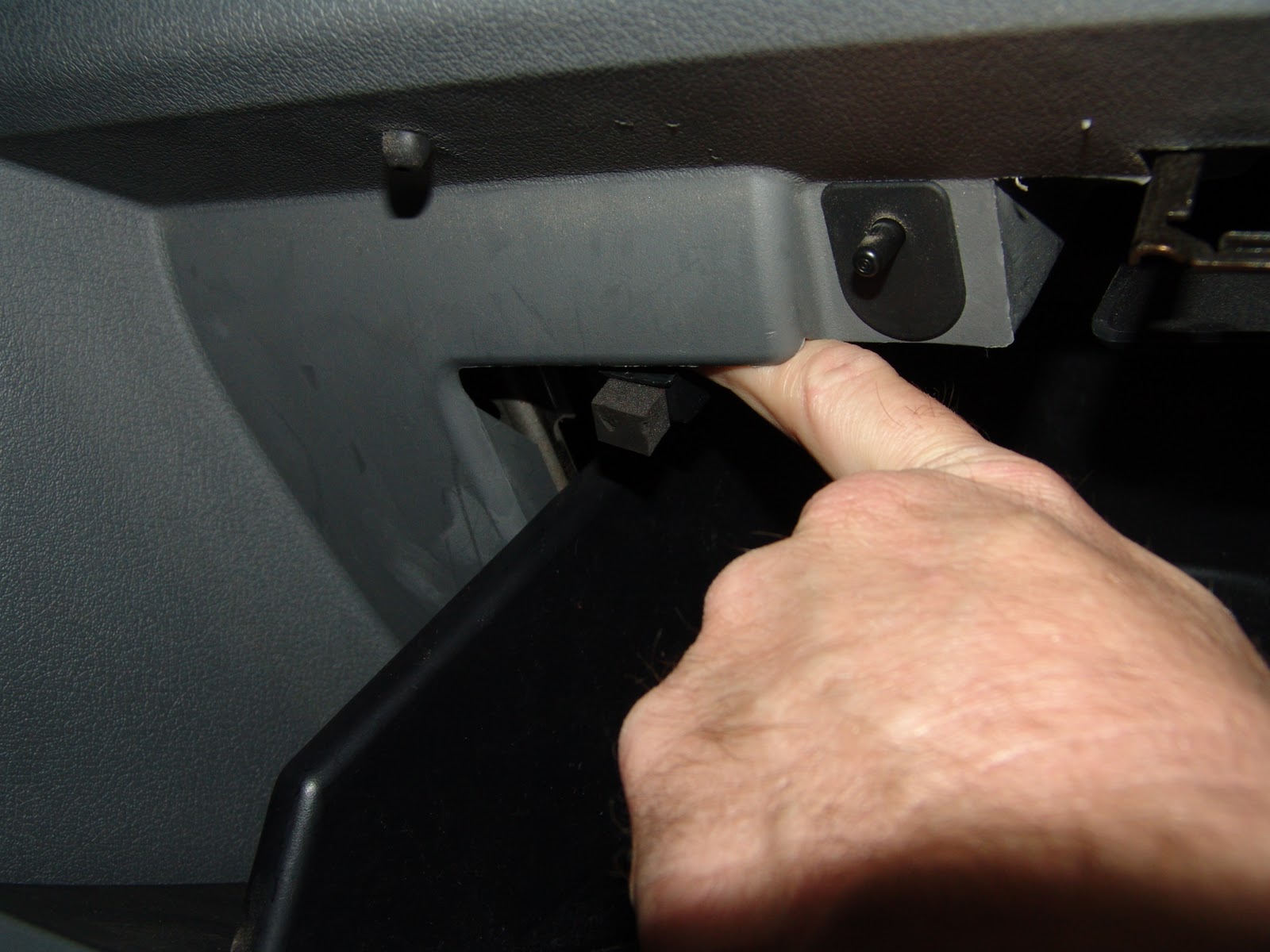How to remove glove box 1999 jeep grand cherokee #2