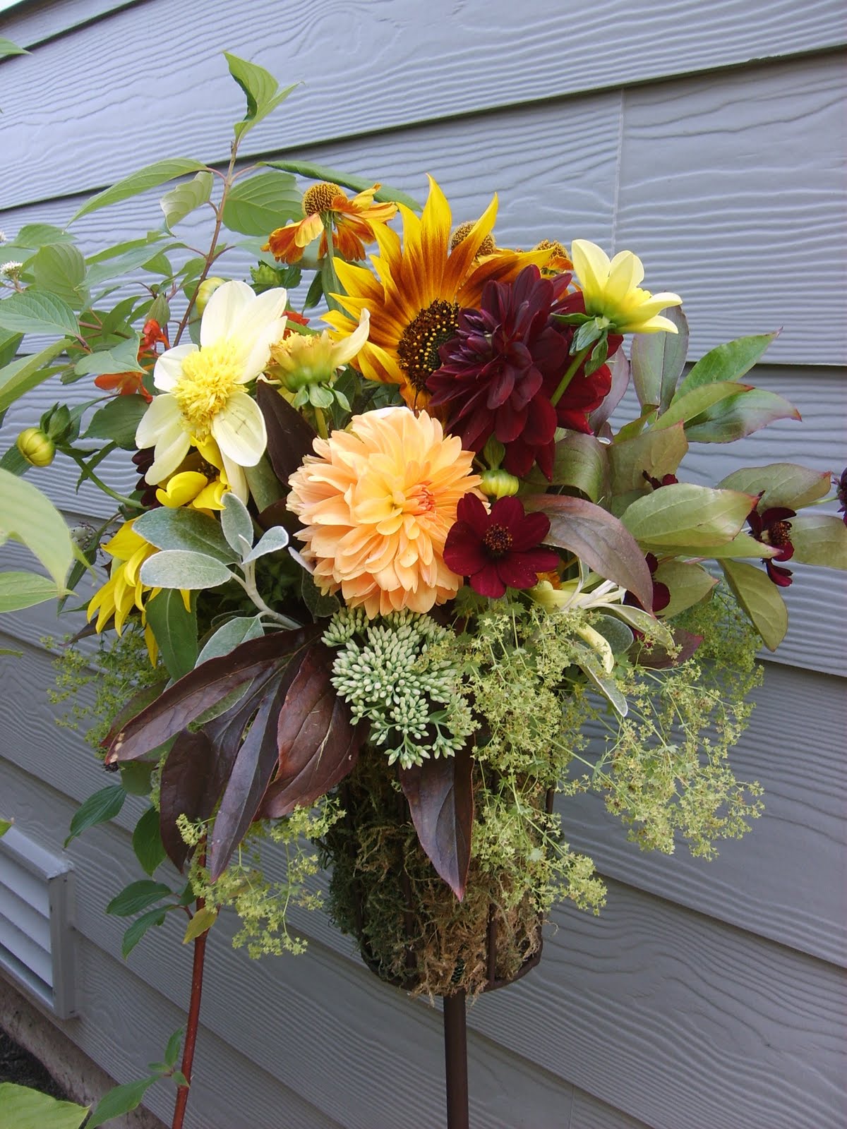 Over the Top Floral Arrangements for Wedding