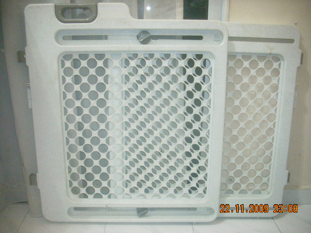 Toys4toddlers Safety 1st Swing 'N Lock Gate