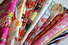 Look at this giveaway fabric fabric!!