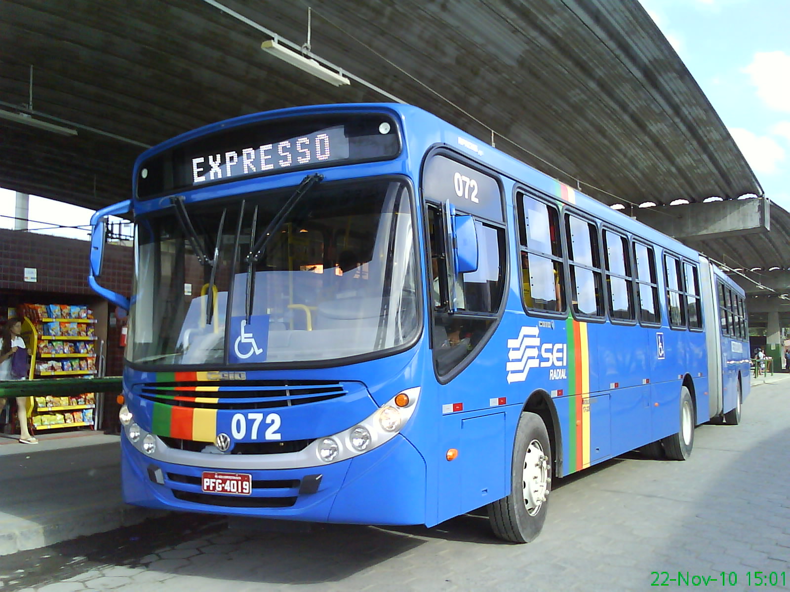 PE Ônibus é apedrejado na Região Metropolitana do Recife O dia a dia do nosso