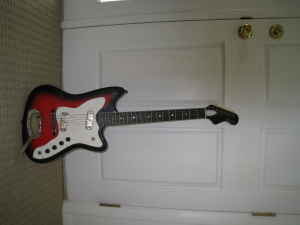 Craigslist Vintage Guitar Hunt: Harmony Bobcat near State ...