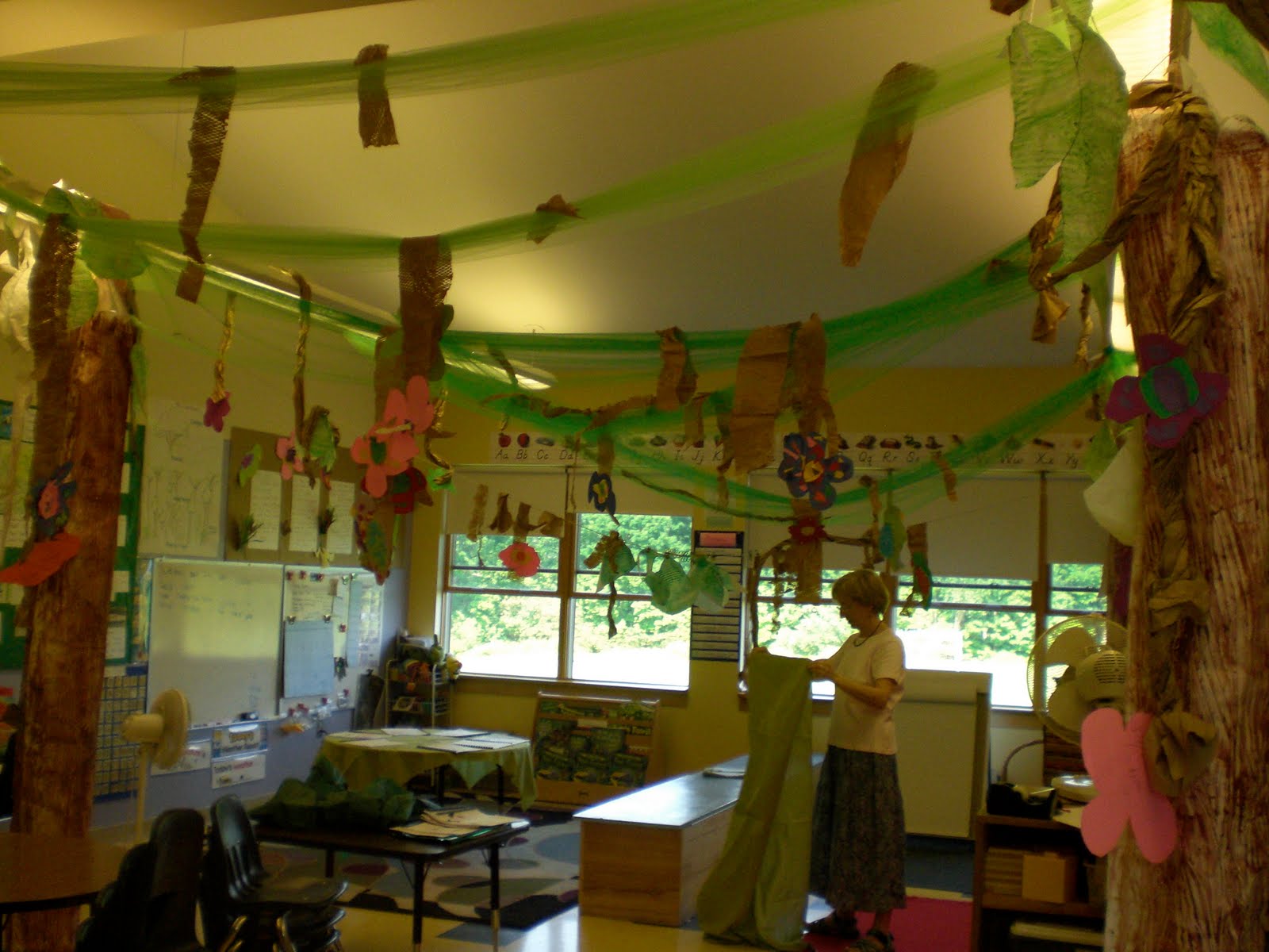 Parker Art: K/1s Transform Classroom into a Rainforest