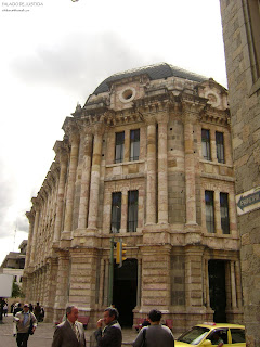 BELLEZA COLONIAL: ARQUITECTURA DE CUENCA
