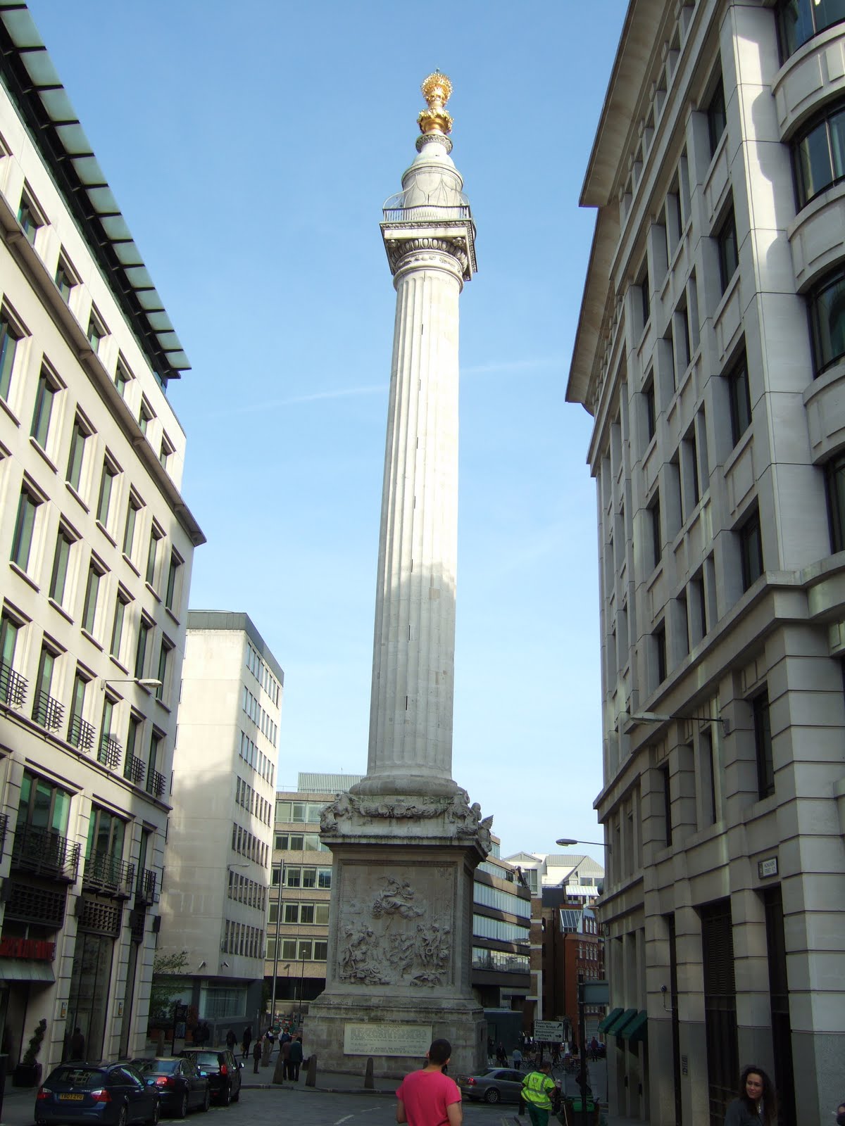 The monument is visited. монумент (лондон). обелиск-монумент вашингтона столица сша. The monument в лондоне. памятник великому пожару в лондоне.
