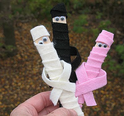 [mummies6.jpg]