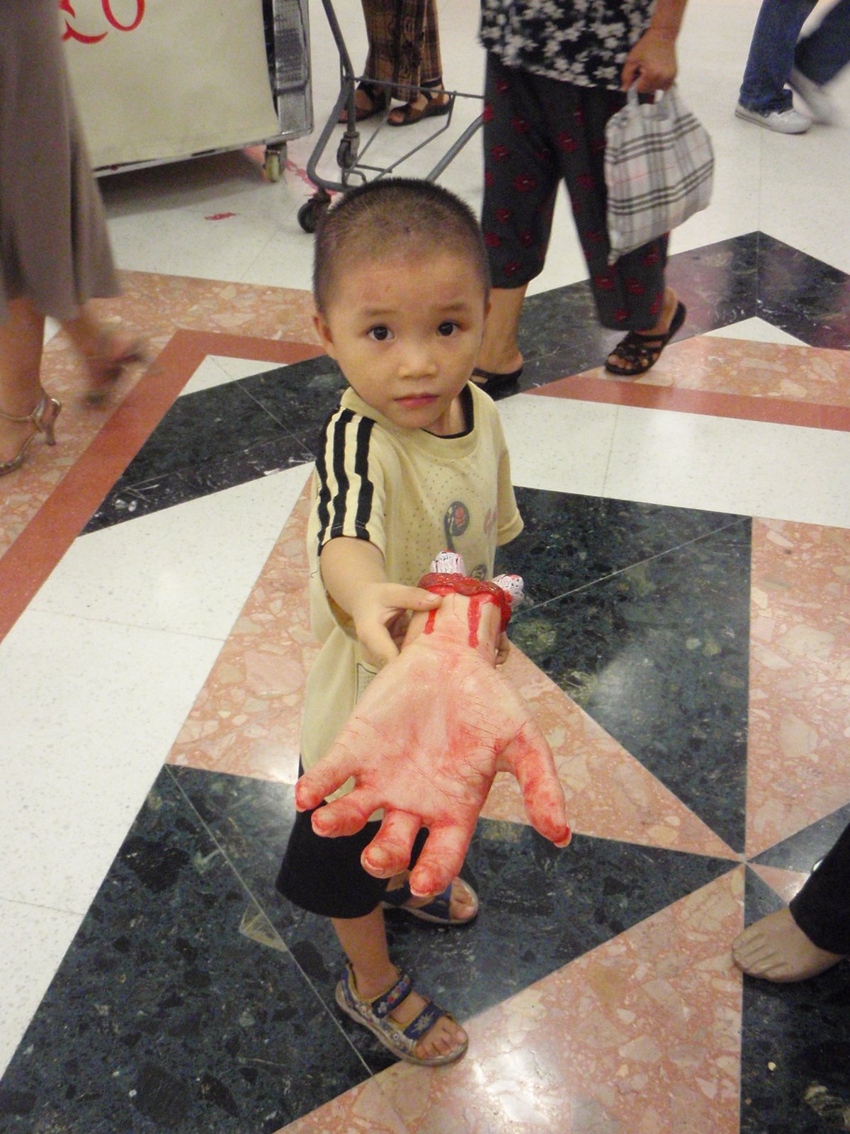 [kids+fake+hand.JPG]