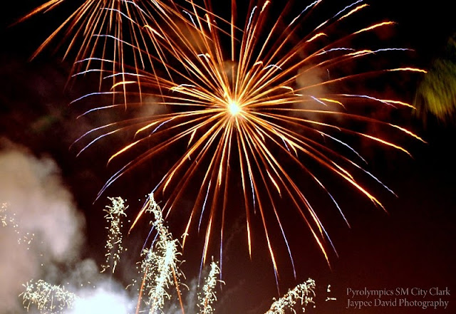 Fireworks Display, Nikon D3000 DSLR, Pyrolympics SM City Clark, Jaypee David Photography, JAYtography, enjayneer