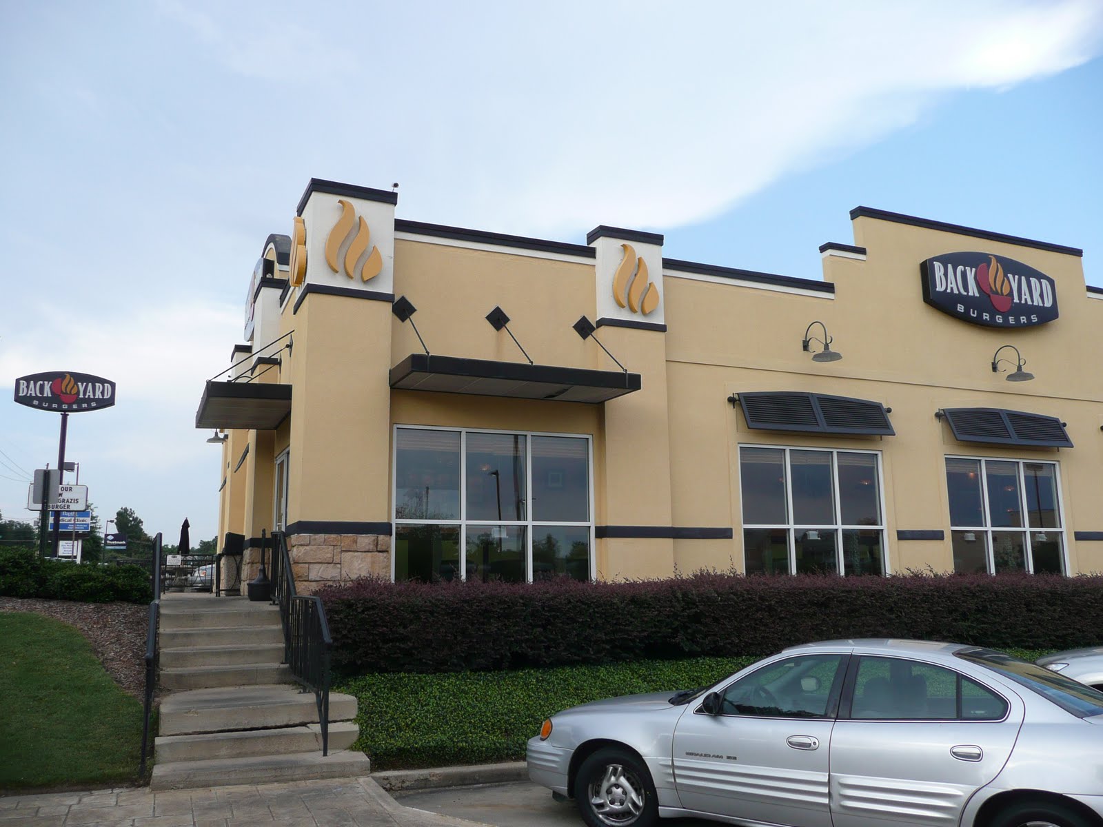 PIG OUT SPOTS Back Yard Burger (Jackson, MS)