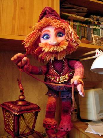 домовой 5. домовой с метлой. домовенок настоящий. тимоша домовой арт. праздник домового.