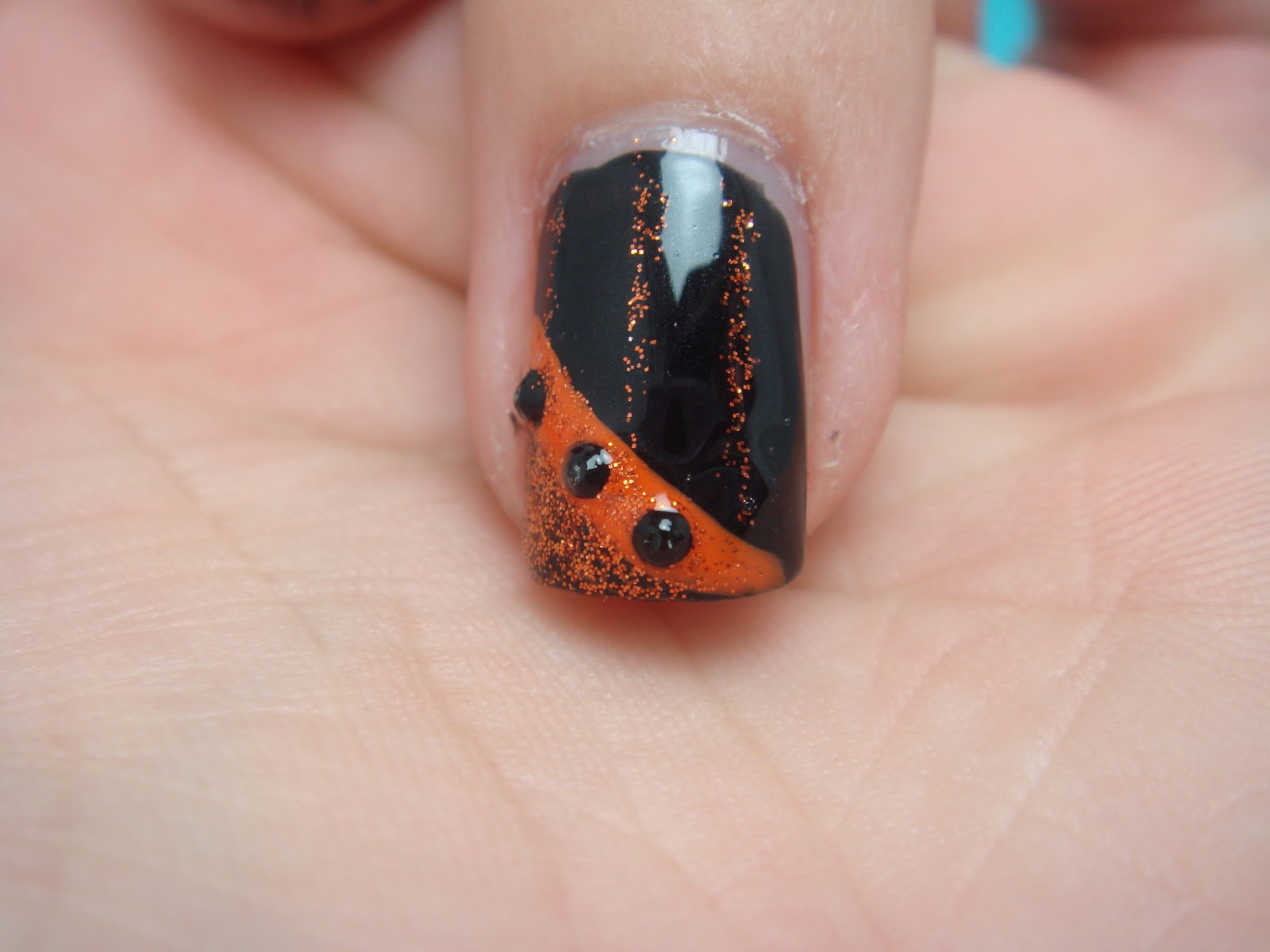 3. Quick and Easy Halloween Toe Nail Ideas - wide 1