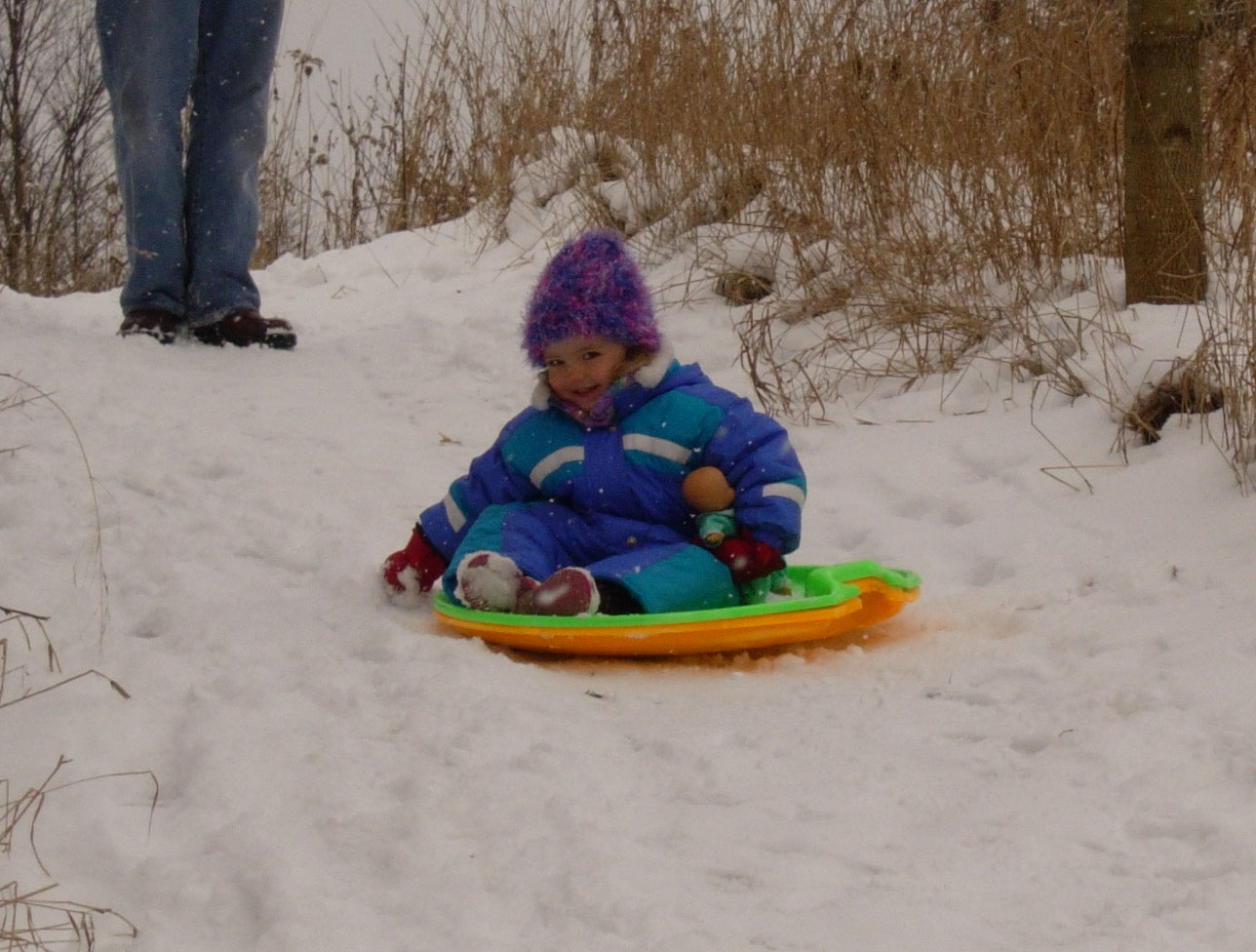 [sledding+all+by+herslef.jpg]