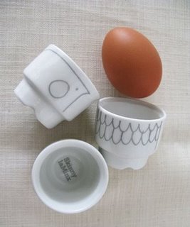 [Egg+Cups+from+Skinnylaminx+via+blackwhiteyellow.jpg]