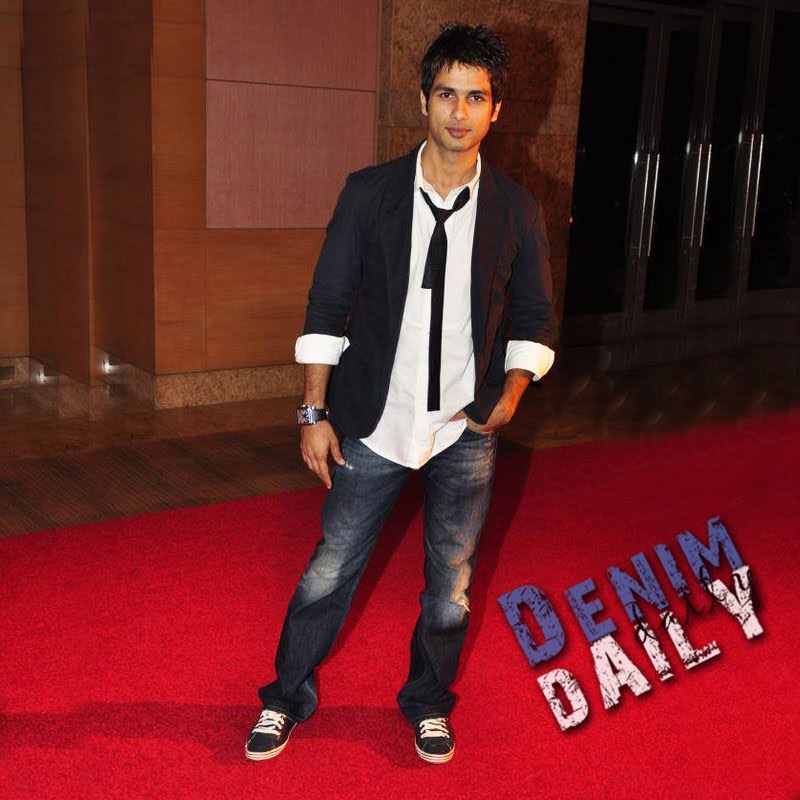 shahid kapoor joggers