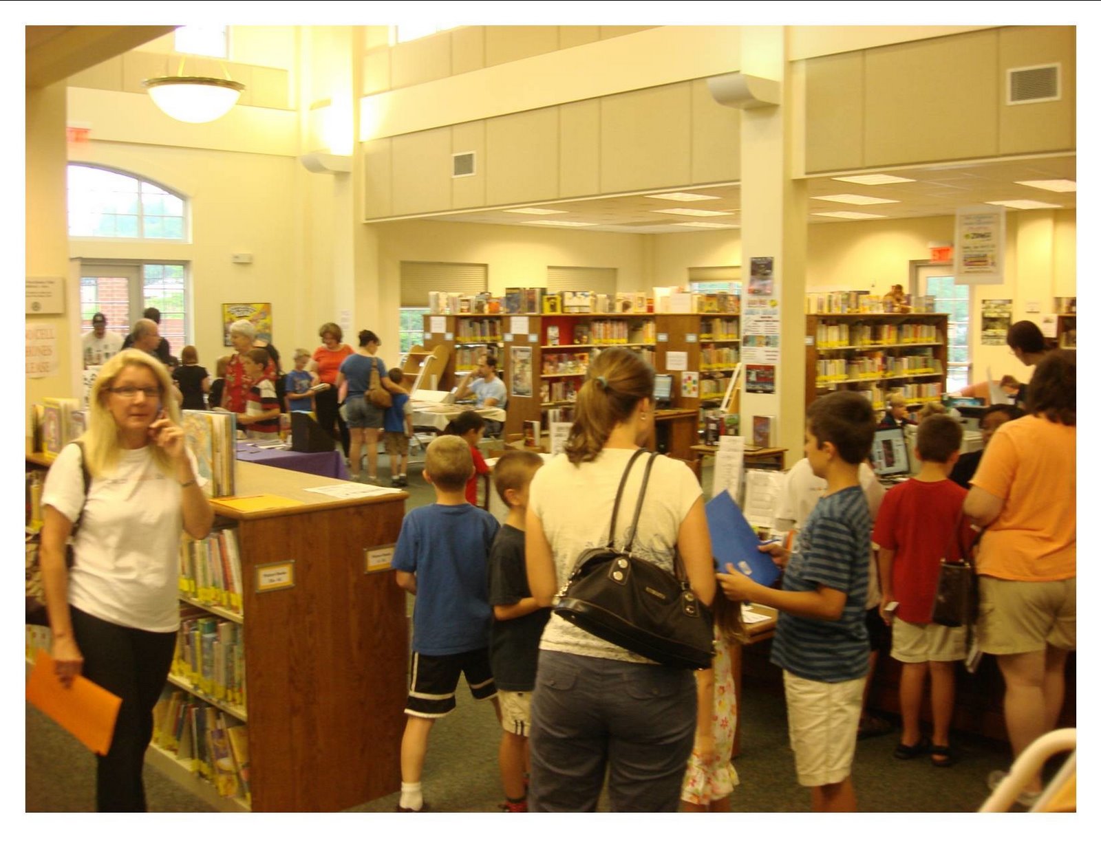 [IT+library+Con+crowd.jpg]