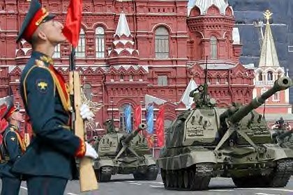 [Russian+parade_2008+03.JPG]
