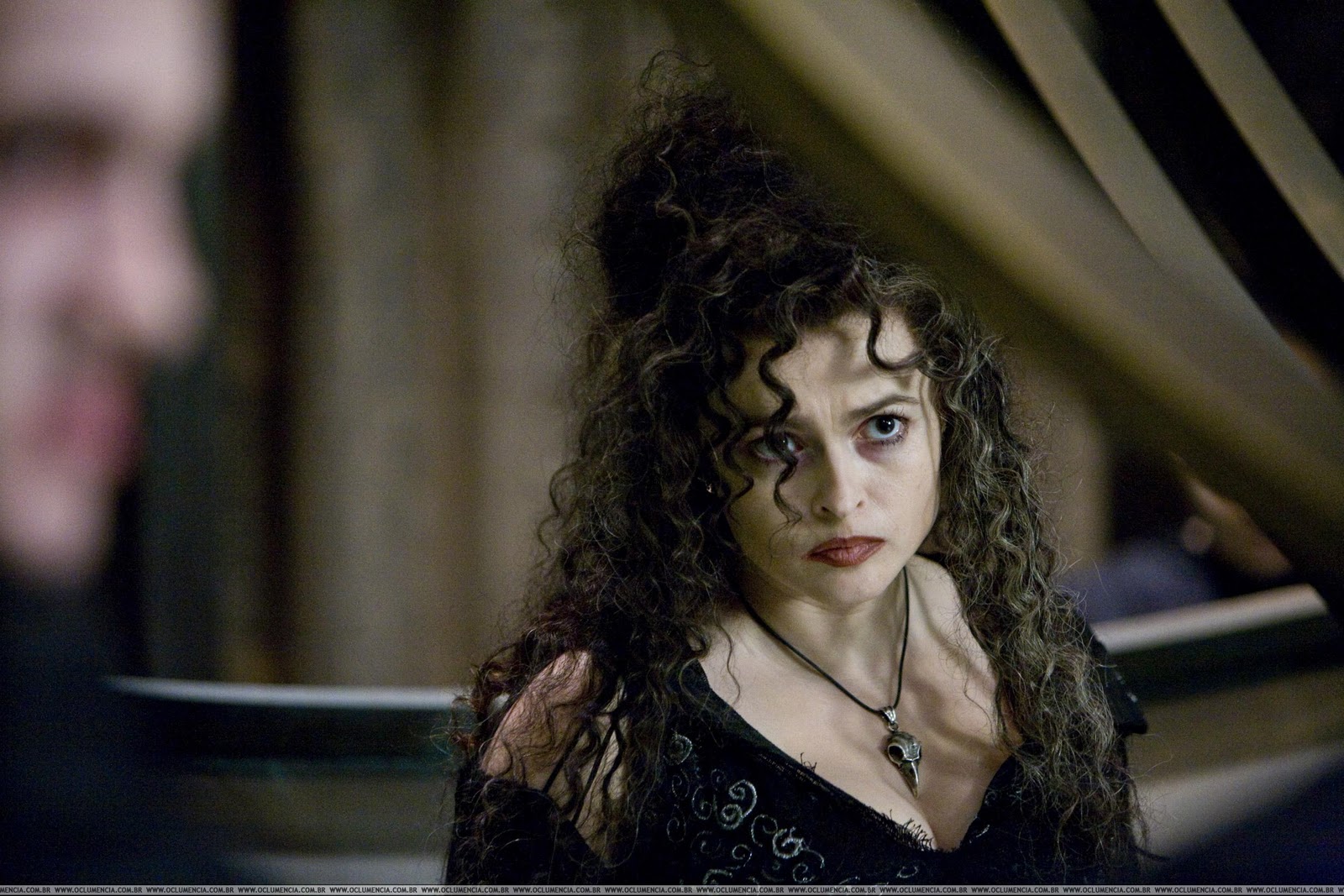 http://4.bp.blogspot.com/_zpFjeq-zX8o/TOfNZok4ZQI/AAAAAAAAAo0/UPP1WI-SN58/s1600/bellatrix-Lestrange-helena-bonham-carter-7954356-2500-1667.jpg