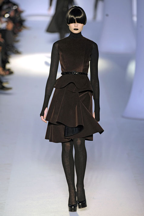 [214_YSL_bestwom_jp070109_a.jpg]