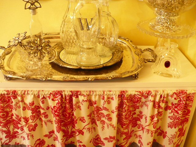 [red&blackskirt.JPG]