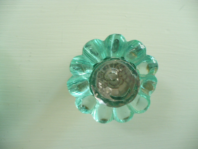 [flowerknob.JPG]