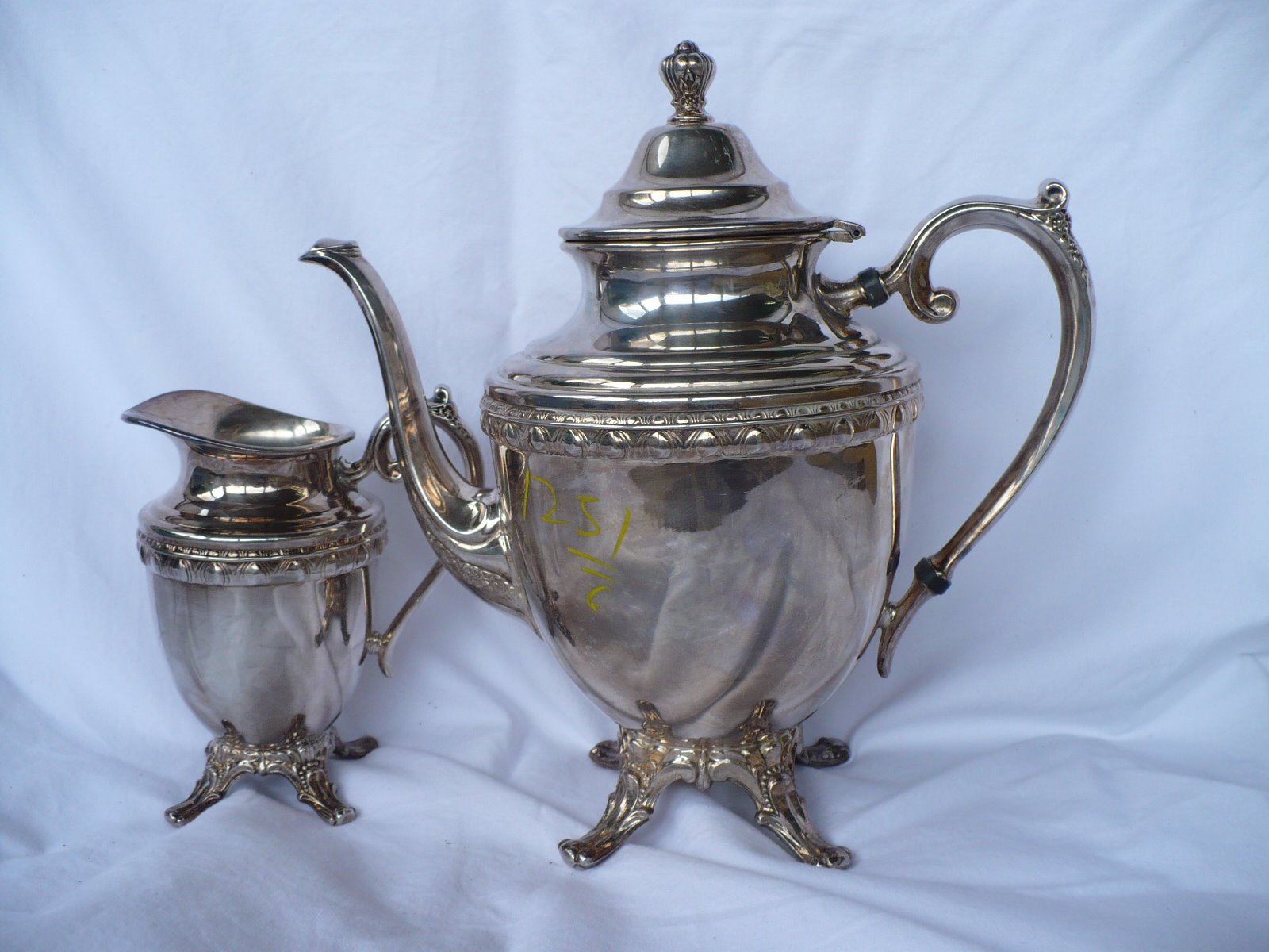 [coffepotbefore.JPG]