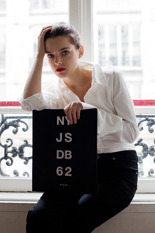 [redlipstickblackwhiteviagarancedore.jpg]
