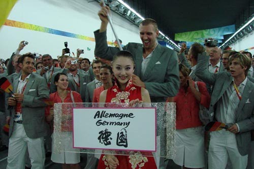 2010-Miss-China-Universe-Tang-Wen-020.jpg